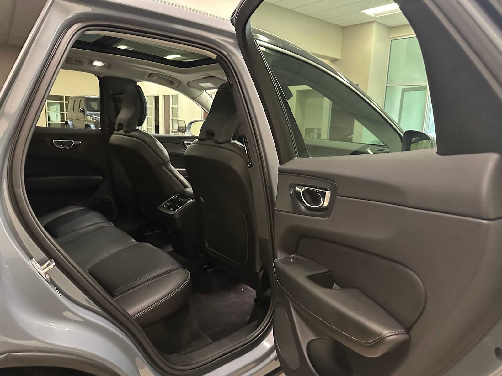 2022 Volvo XC60 Inscription