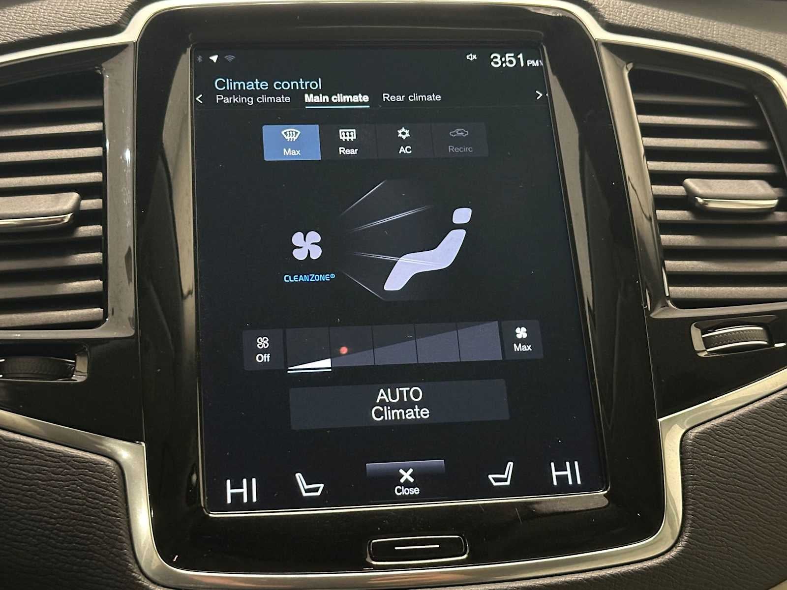 2022 Volvo XC90 Momentum