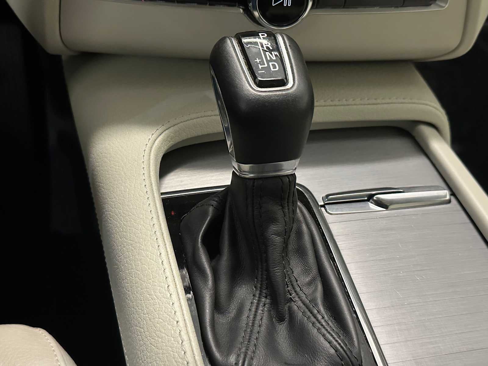 2022 Volvo XC90 Momentum