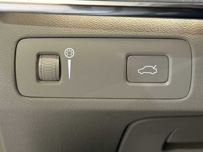 2022 Volvo XC90 Momentum