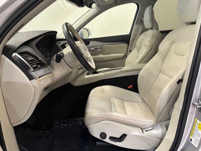 2022 Volvo XC90 Momentum