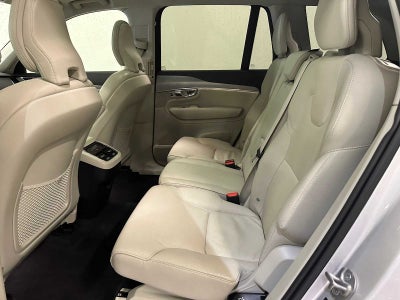 2022 Volvo XC90 Momentum