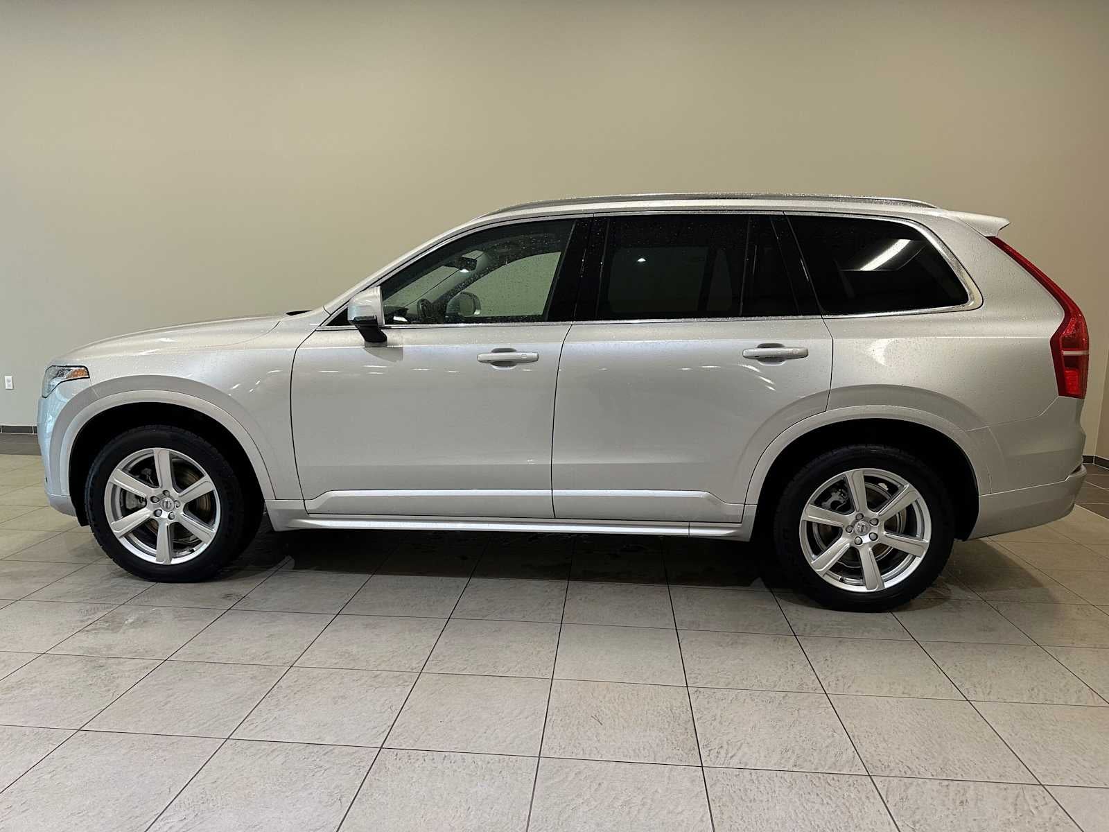 2022 Volvo XC90 Momentum