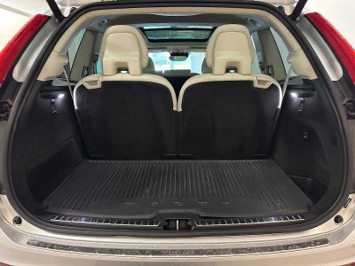 2022 Volvo XC90 Momentum