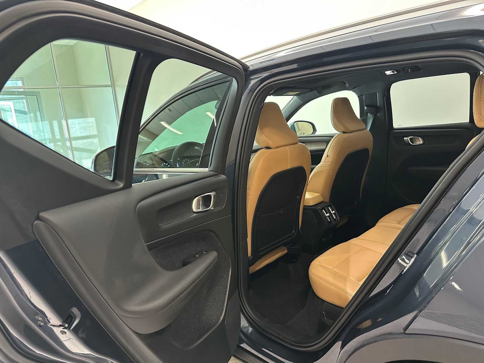 2020 Volvo XC40 Inscription