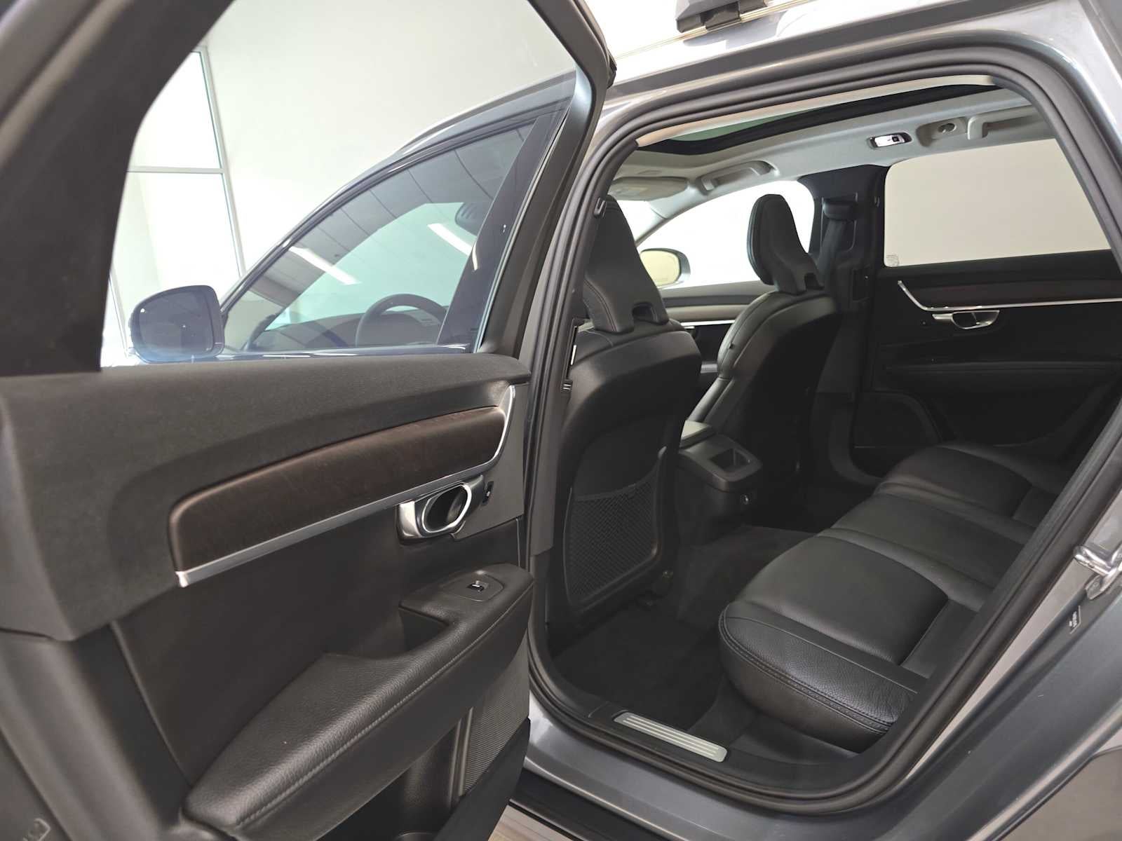 2020 Volvo V90 Cross Country T6 AWD