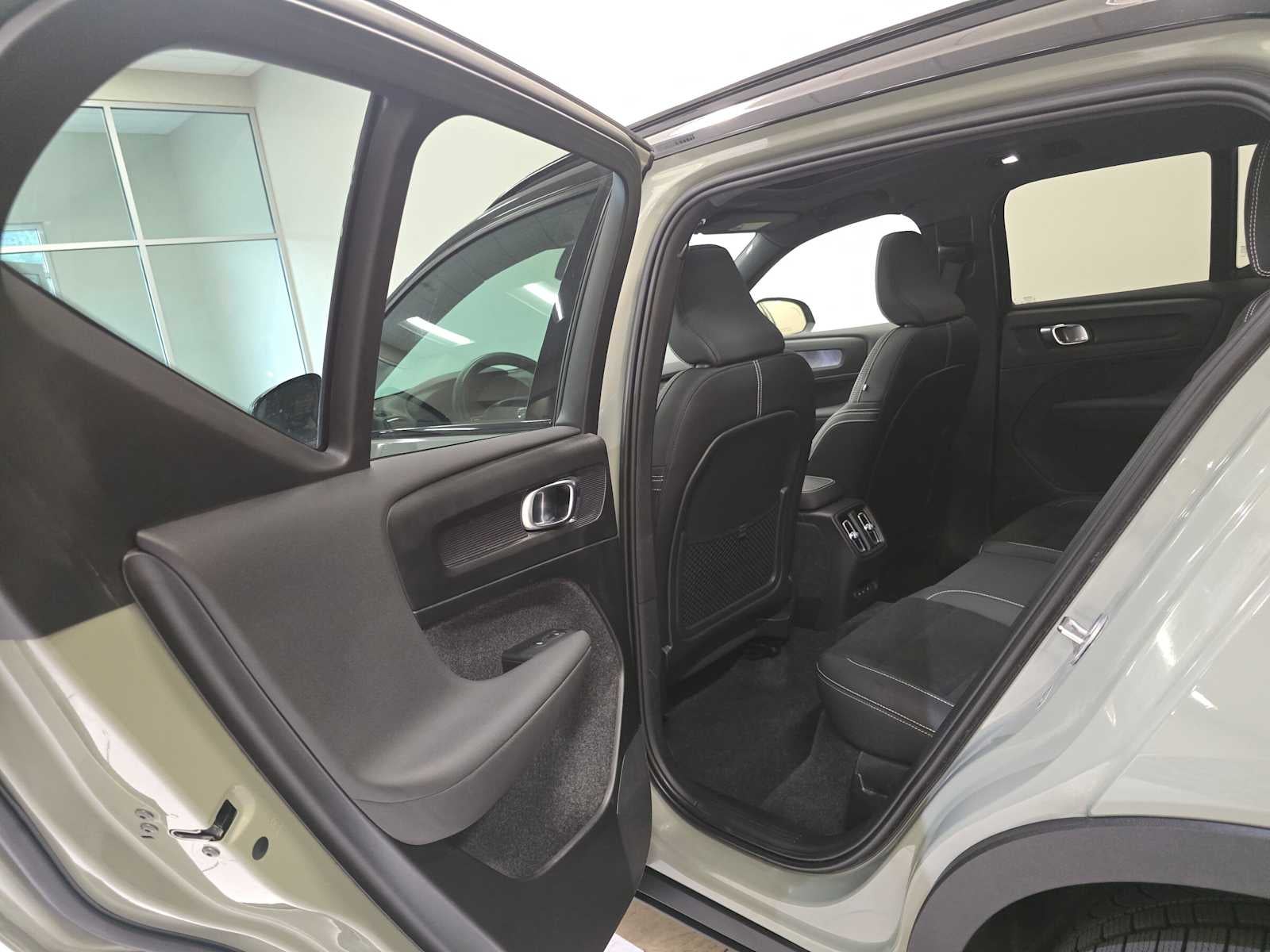 2023 Volvo XC40 Recharge Pure Electric Ultimate