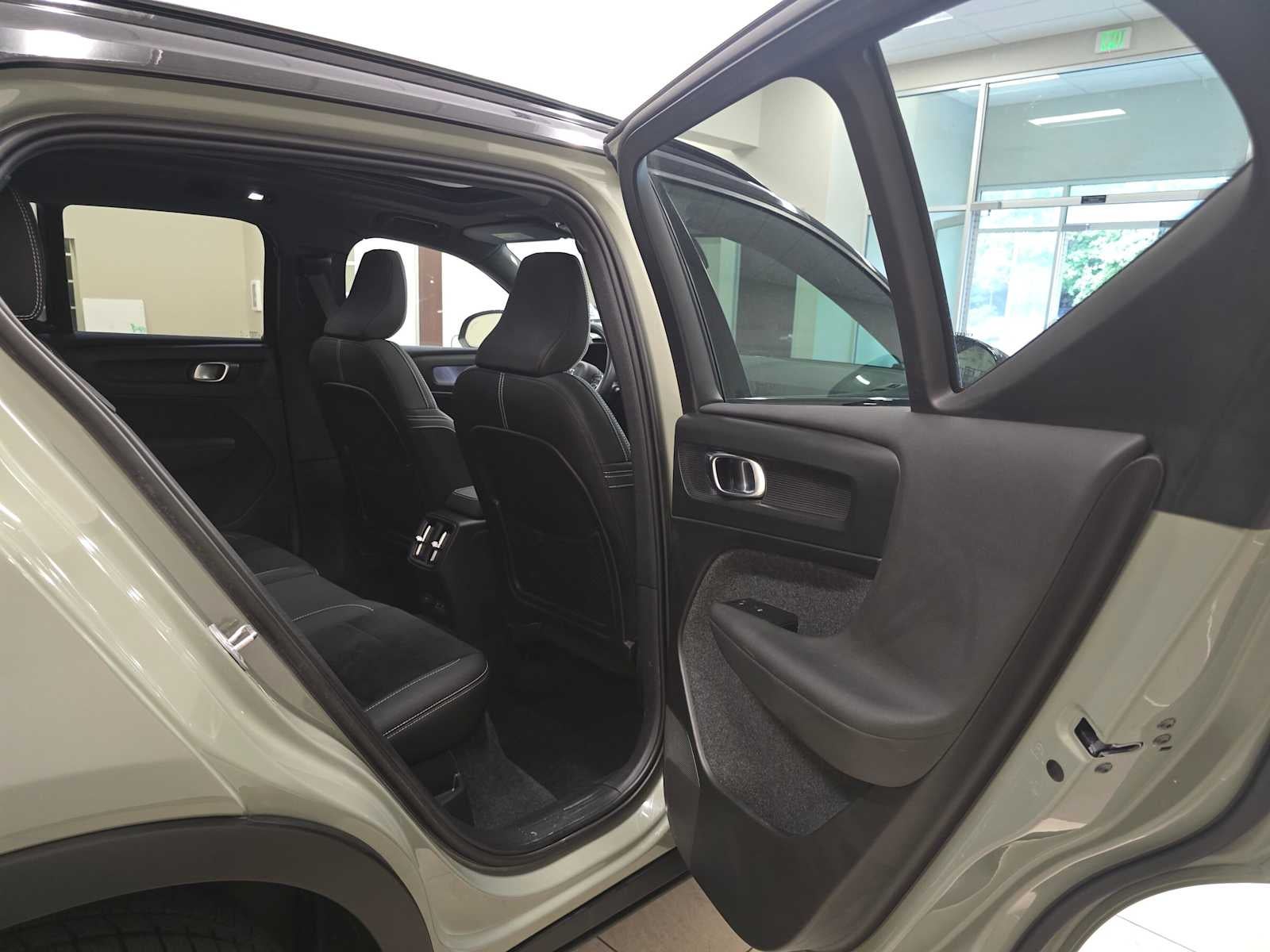 2023 Volvo XC40 Recharge Pure Electric Ultimate
